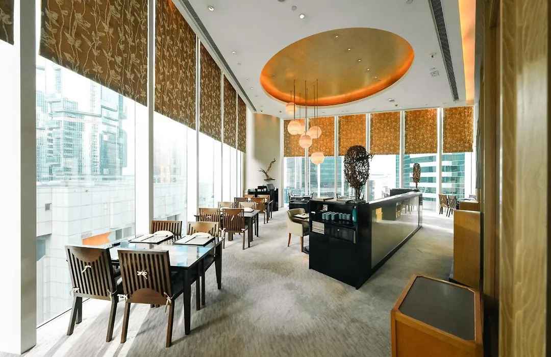Island Shangri-La, Hong Kong-1